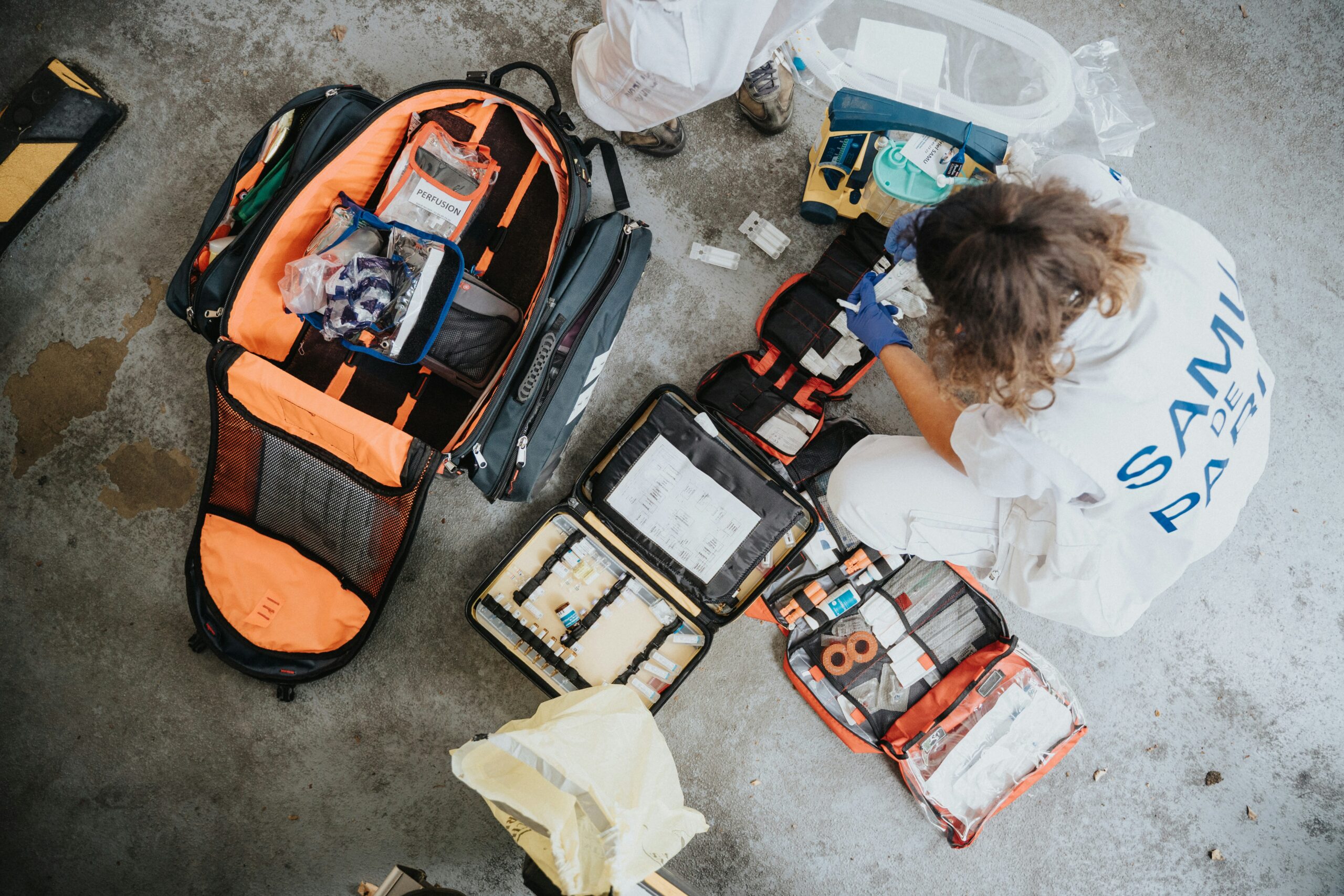 Overlevelsesudstyr: Guide til survival gear og prepping