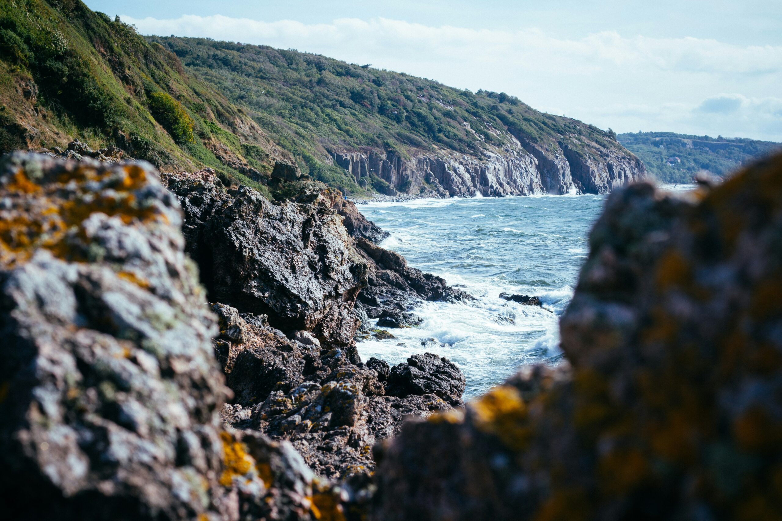 Vandreture Bornholm: Kyst, klipper og vandreruter